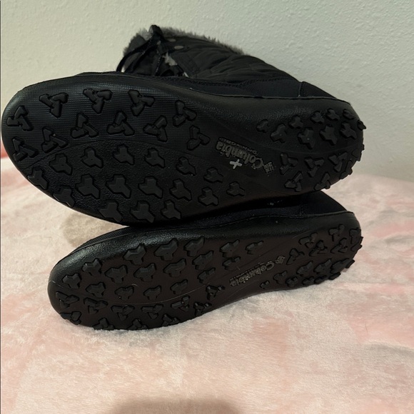 Columbia Women's Black Quilted Winter Boots - Picture 6 of 6